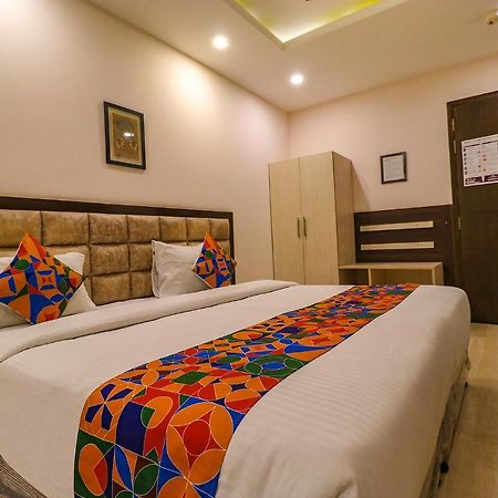 Fabhotel Nirvana Suites New Delhi Eksteriør billede