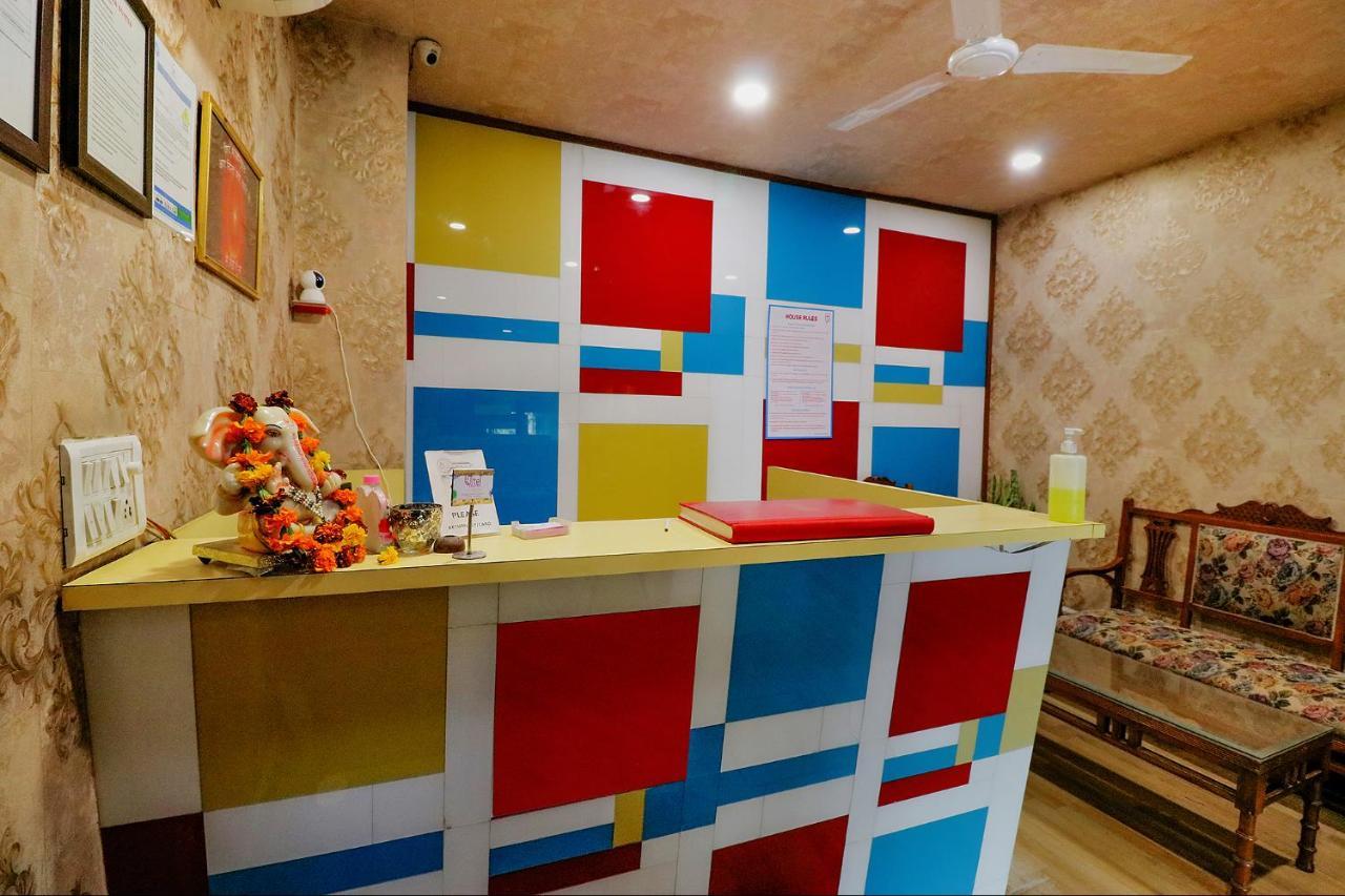 Fabhotel Nirvana Suites New Delhi Eksteriør billede