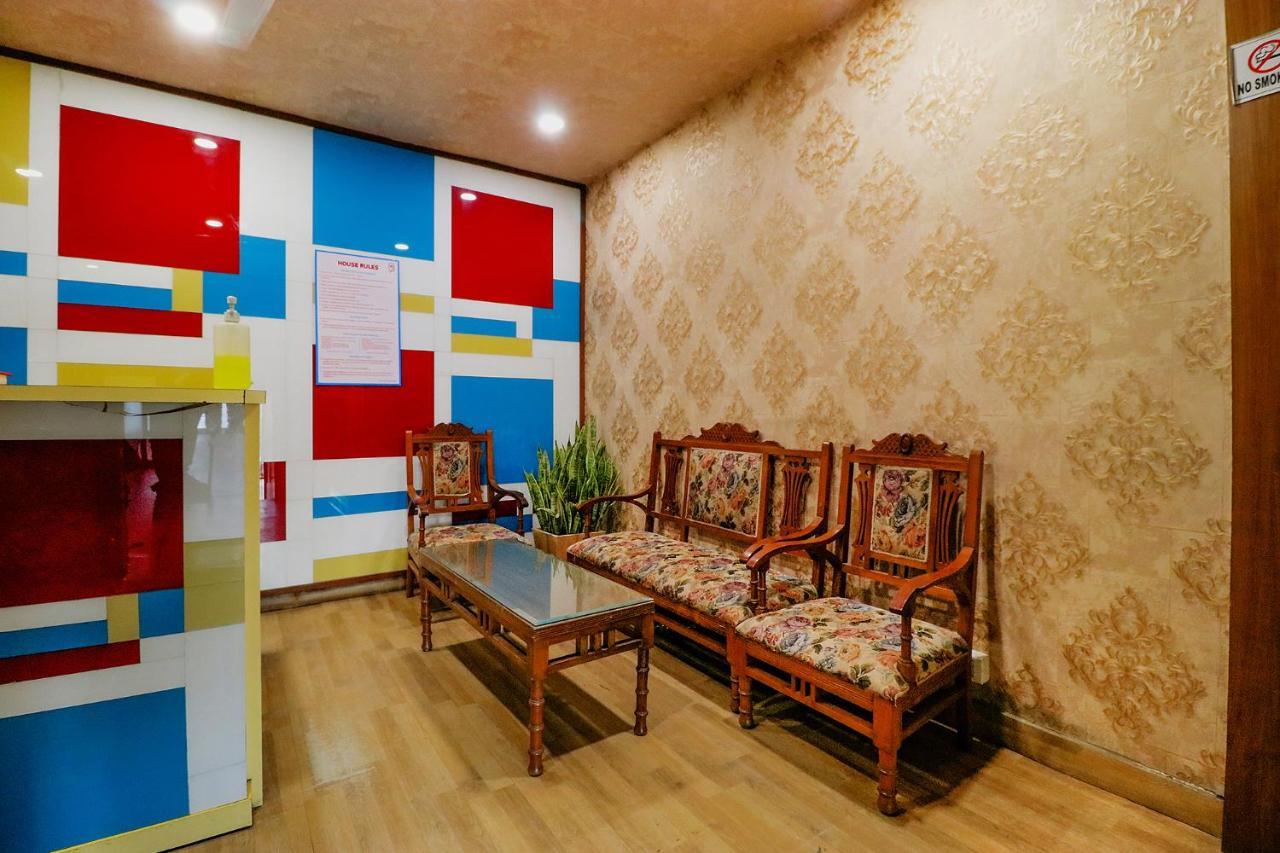 Fabhotel Nirvana Suites New Delhi Eksteriør billede