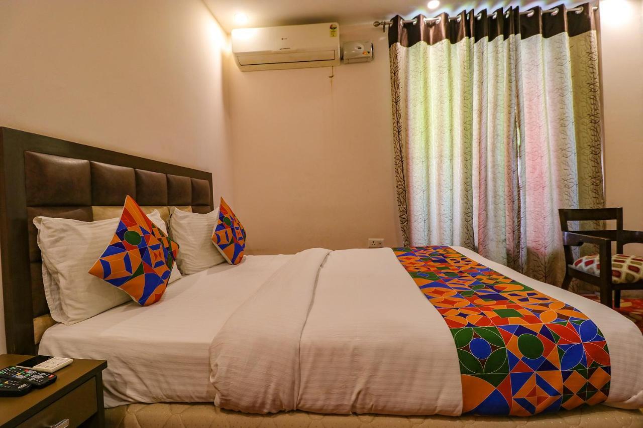 Fabhotel Nirvana Suites New Delhi Eksteriør billede